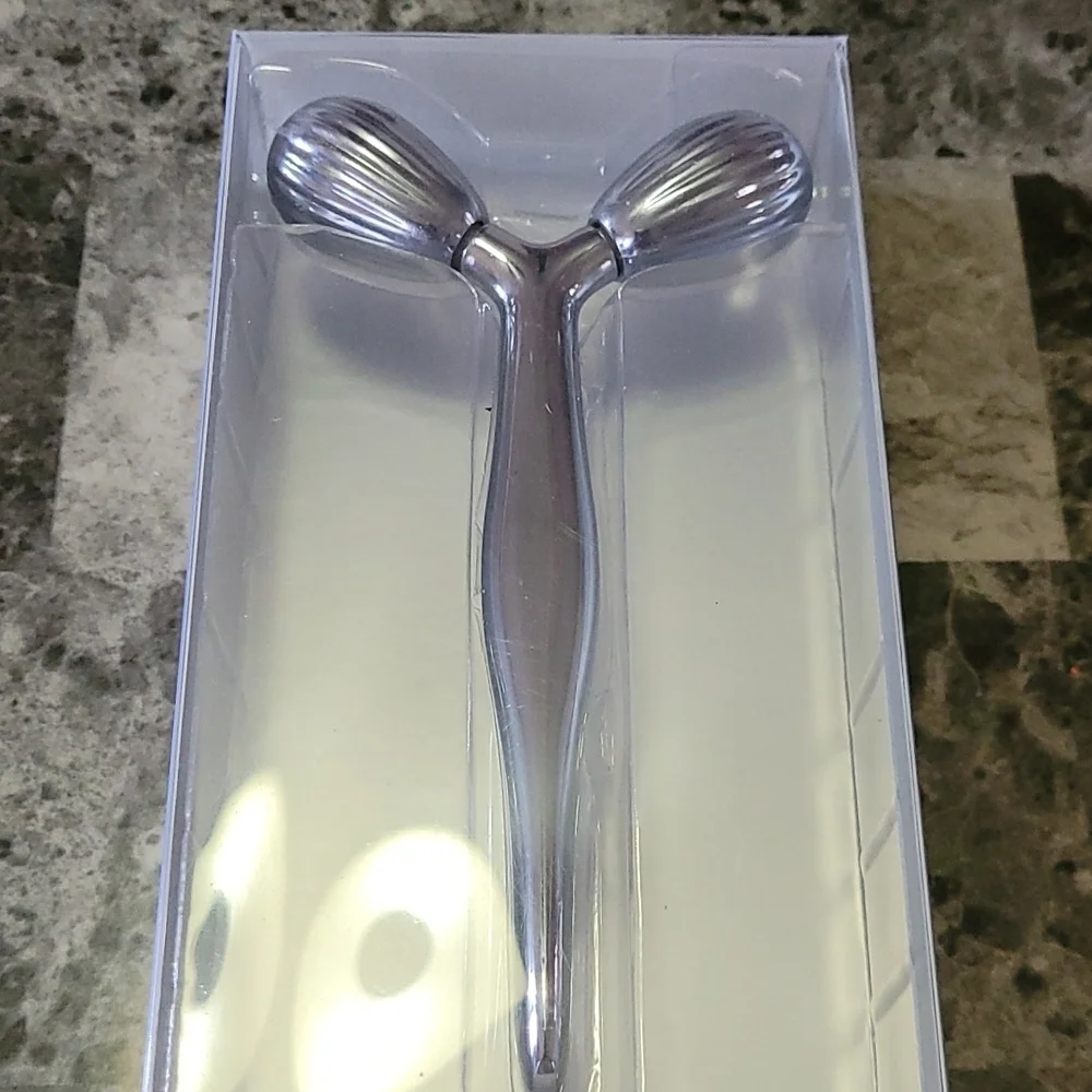 Infiniti Conair hair Brush & Celavi facial roller massager bundle
